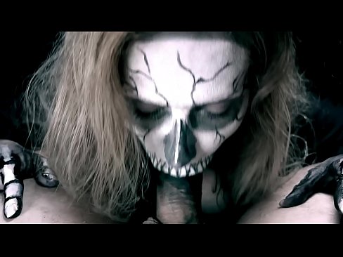 ❤️ Rapariga demoníaca a chupar pilas com a sua boca negra e a engolir esperma. ️ Porno vídeo em pt.xxxnd.ru ️❤